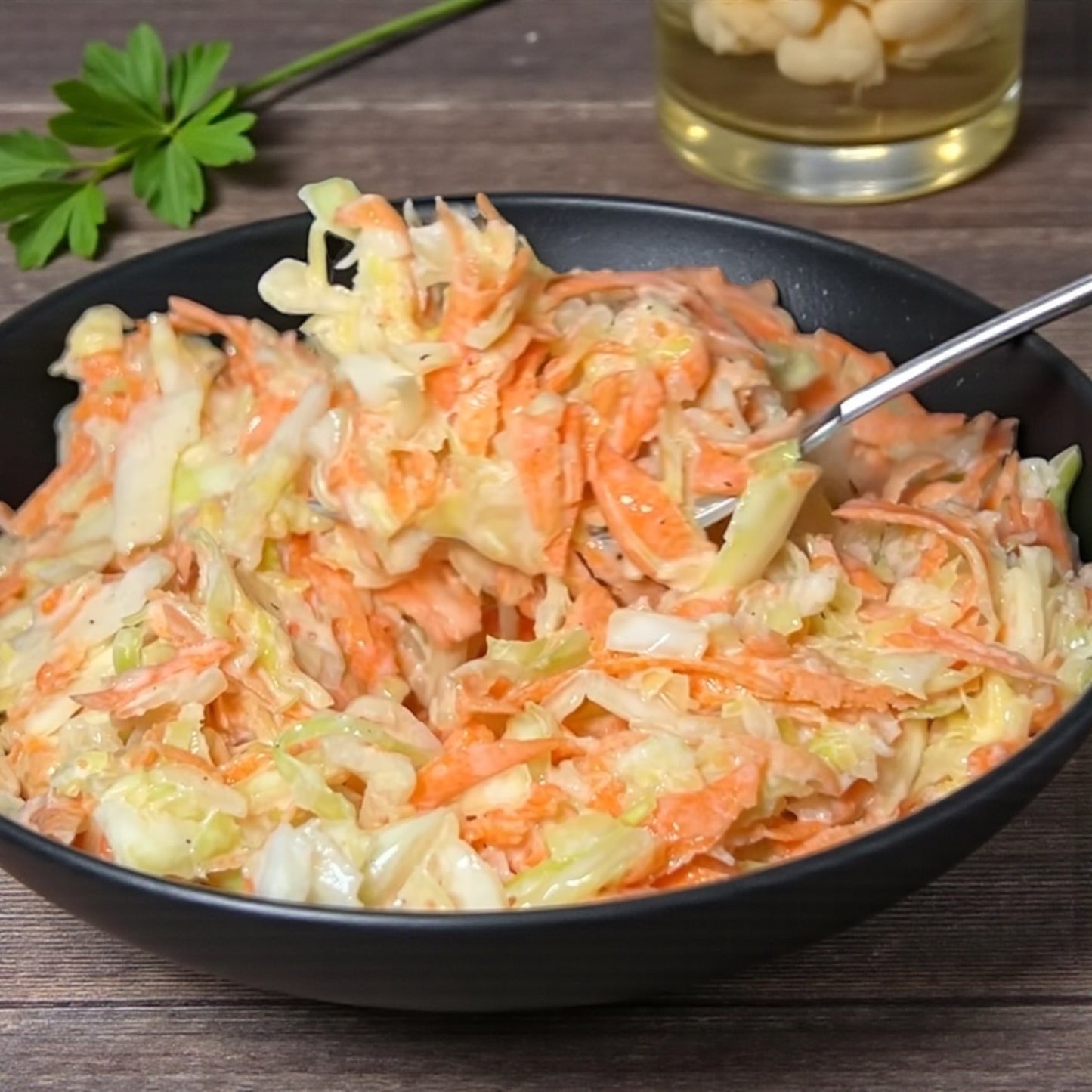 Krautsalat mit Joghurt-Senf-Dressing